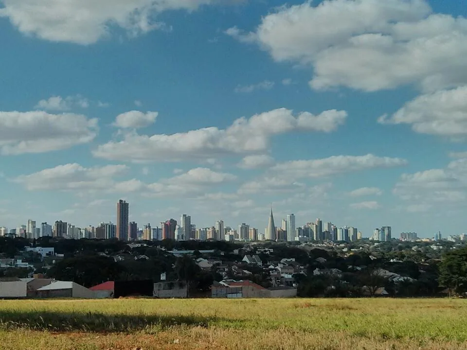 Skyline de Maringá com a Catedral ao centro